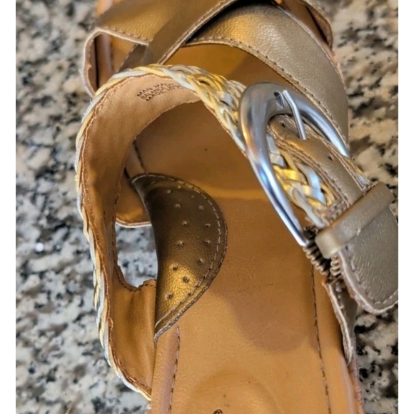 BOC Born Jonna Sunbronze Metallic Cork Wedge Sandals Size 9M Silver And Gold - Picture 7 of 9